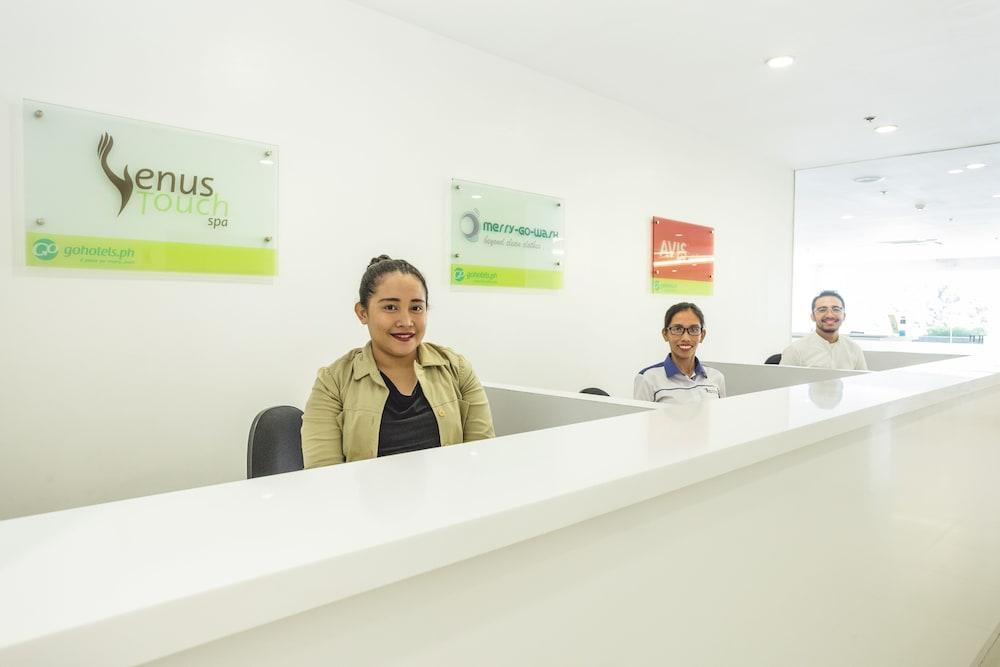 קואזון סיטי Go Hotels Timog מראה חיצוני תמונה