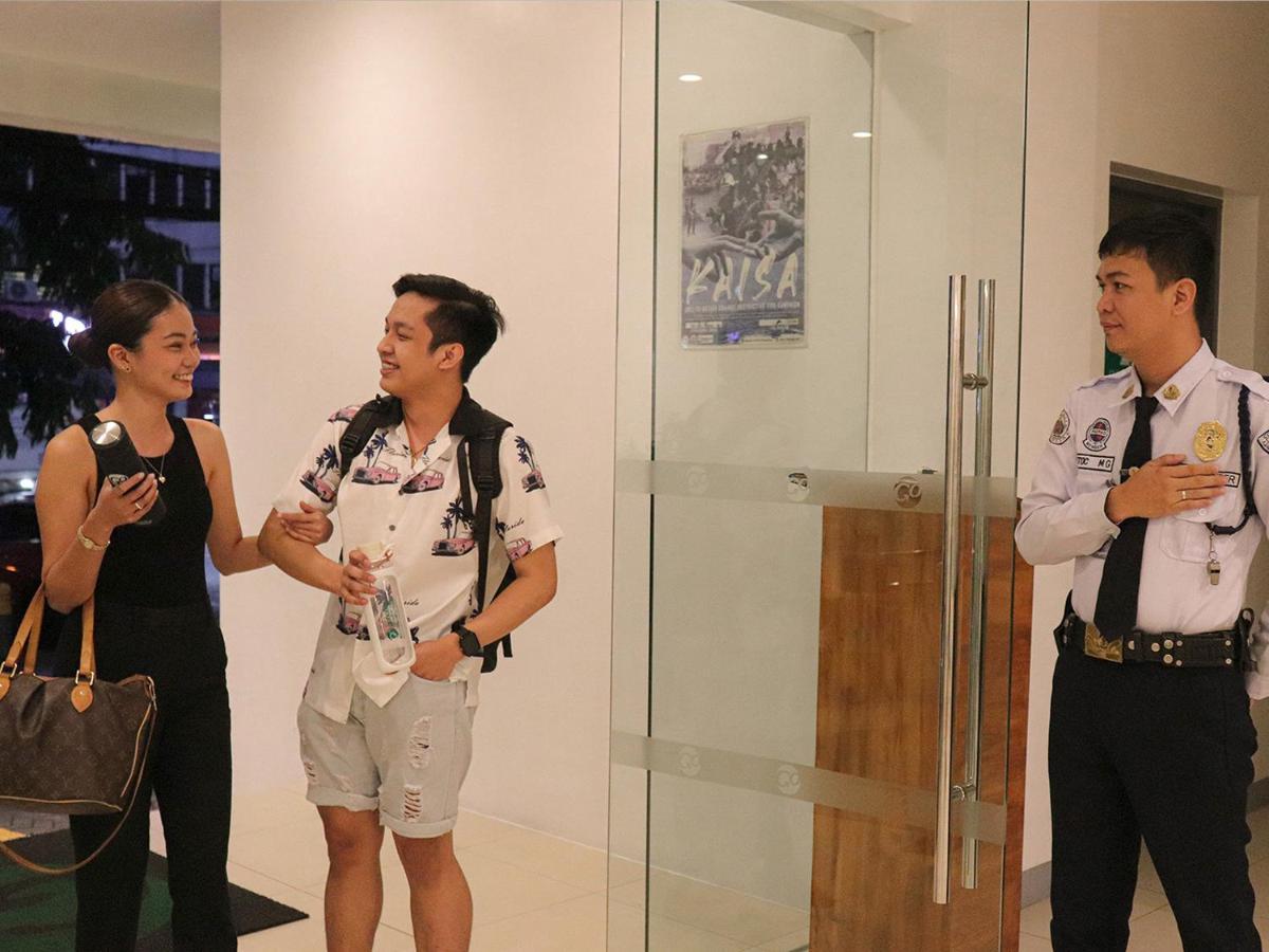 קואזון סיטי Go Hotels Timog מראה חיצוני תמונה