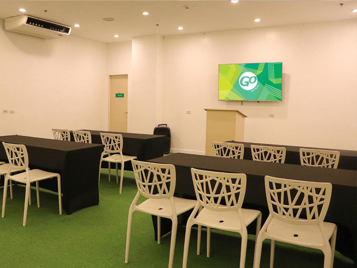 קואזון סיטי Go Hotels Timog מראה חיצוני תמונה