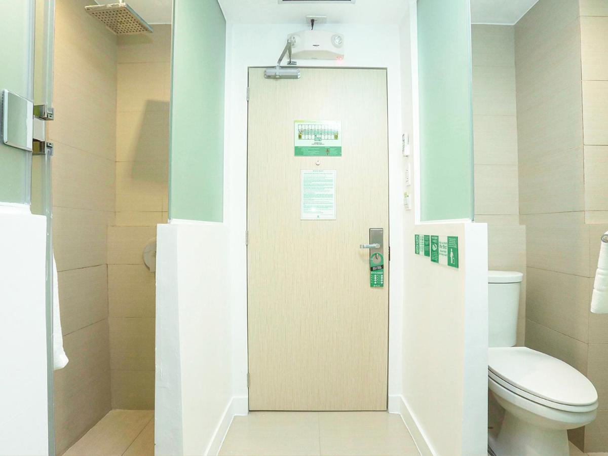 קואזון סיטי Go Hotels Timog מראה חיצוני תמונה