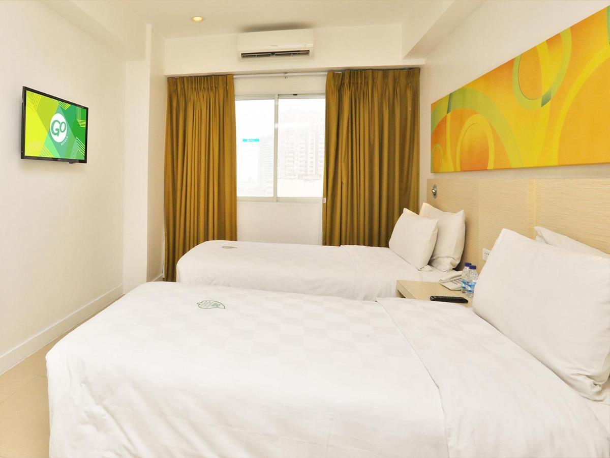 קואזון סיטי Go Hotels Timog מראה חיצוני תמונה