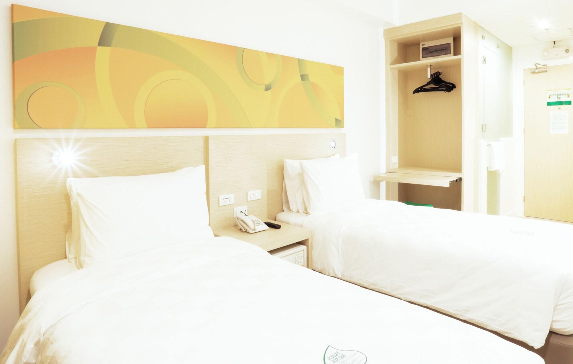 קואזון סיטי Go Hotels Timog מראה חיצוני תמונה