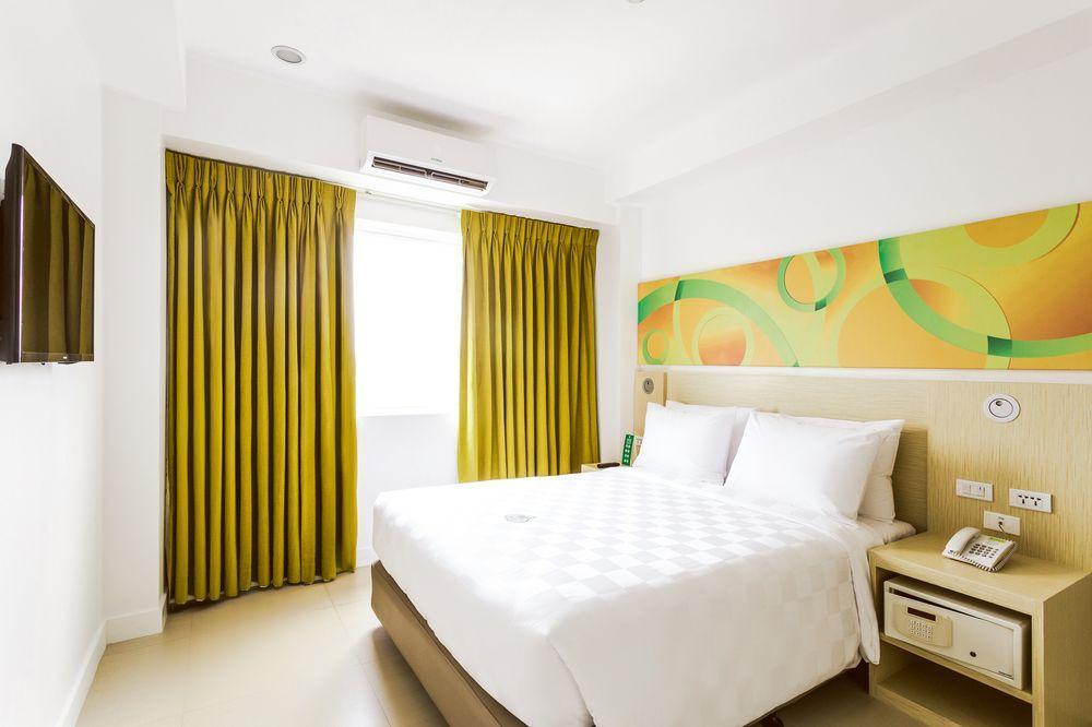 קואזון סיטי Go Hotels Timog מראה חיצוני תמונה