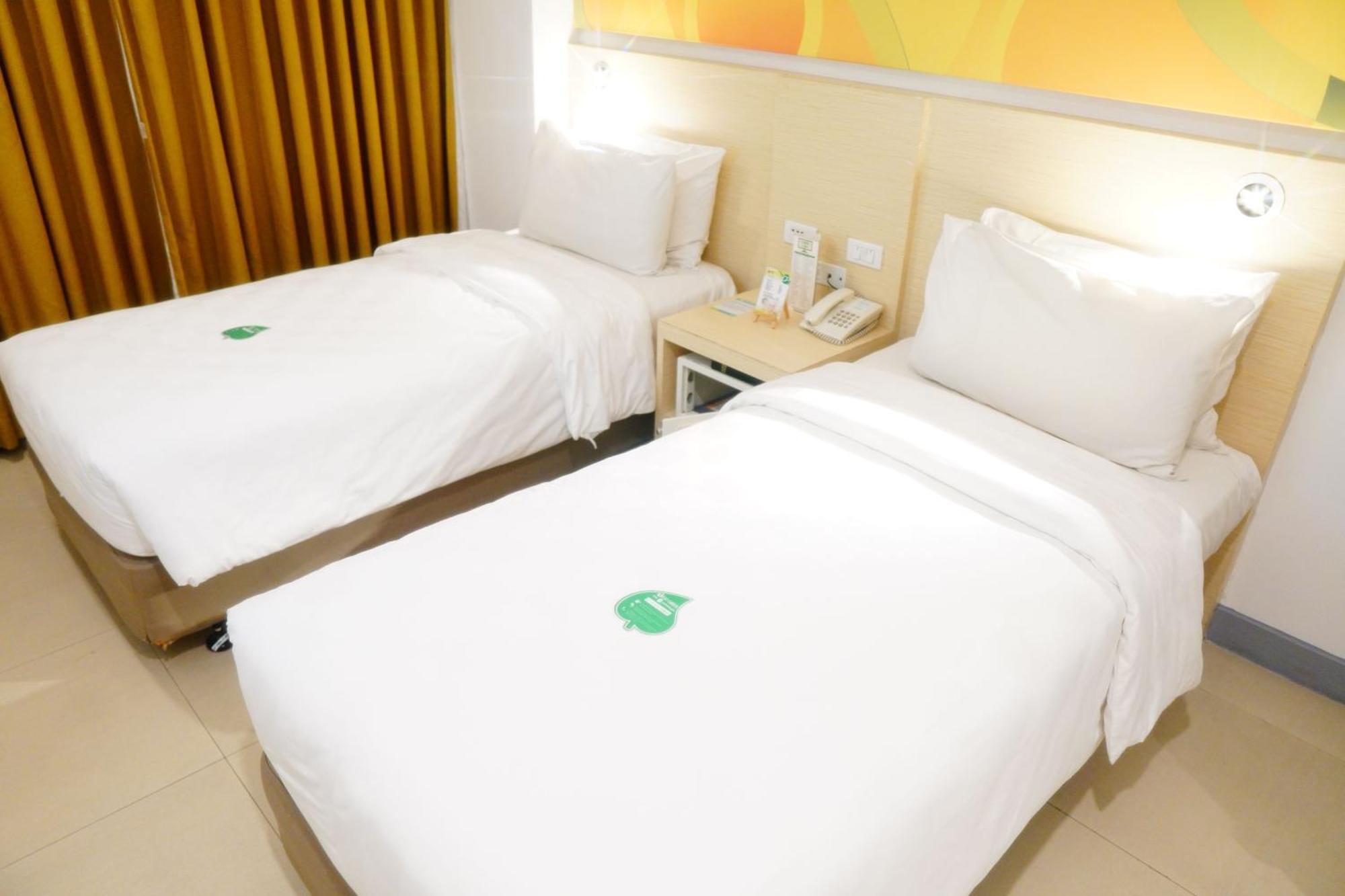 קואזון סיטי Go Hotels Timog מראה חיצוני תמונה